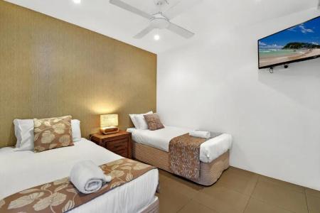 Crystal Bay On The Broadwater - 443