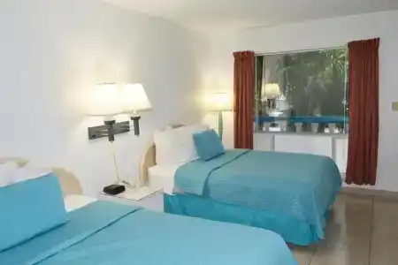 Horizon by the Sea Inn - 36
