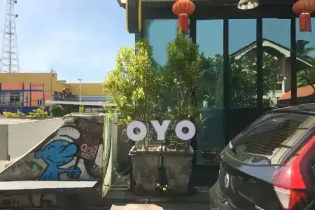 Vaccinated Staff -Oyo 800 Orbit Key - 18
