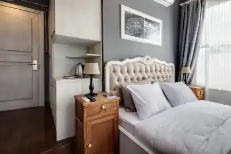 Loka Suites - 28