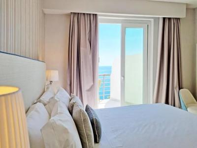 Plaza - 143