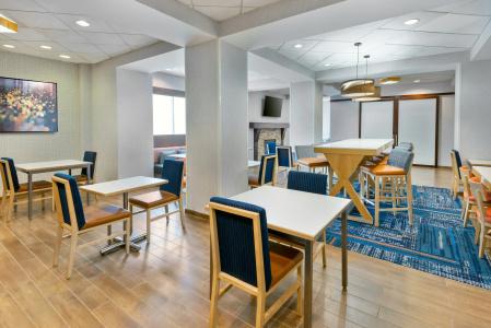 Hampton Inn Charlotte Uptown - 24