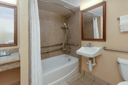 Wyndham Riverfront - 57