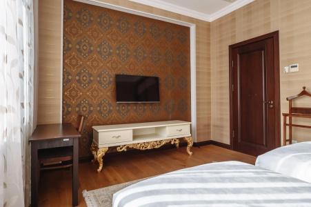 Royal Residence - 192