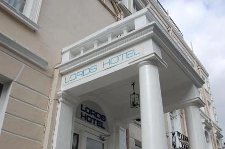 Lords - 17