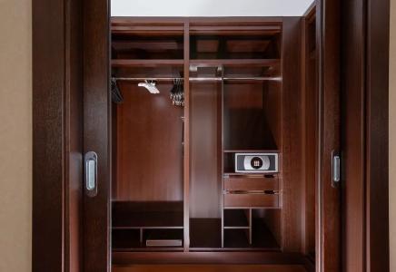 Ritz-Carlton - 46