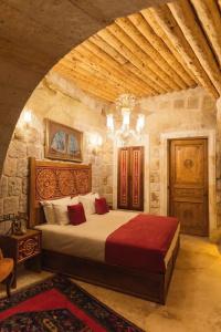 Solo Cave Suites - 92