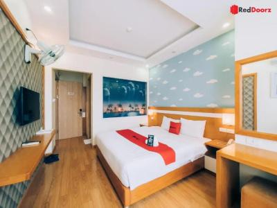 Reddoorz Plus Near Cau Giay Park - 62
