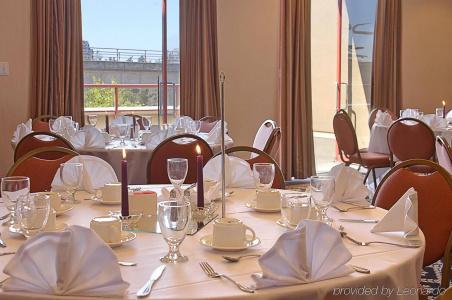 Holiday Inn Express Vancouver-Metrotown (Burnaby) - 21