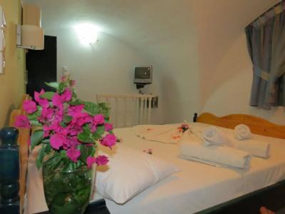 Honeymoon Beach Studios - 2