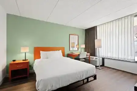 Vagabond Inn Executive Old Town - 57