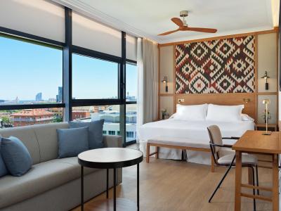 H10 Marina Barcelona - 7