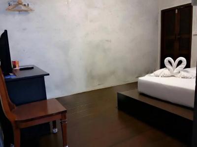 Baan Chompoo Homestay - 47