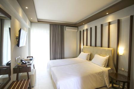 Royal and Suites - 9