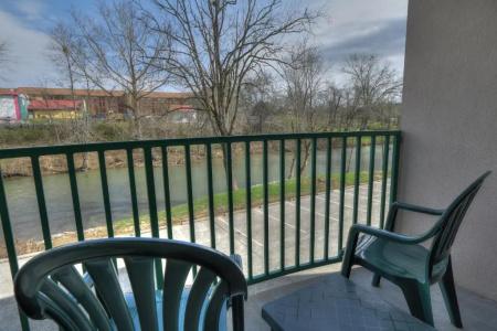 Pigeon River Inn - 78