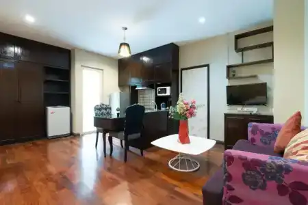 Greenview Ekkamai10 Suite - 24