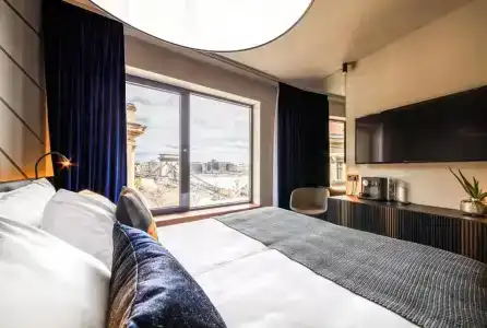 Clark Budapest - Adults Only - 29
