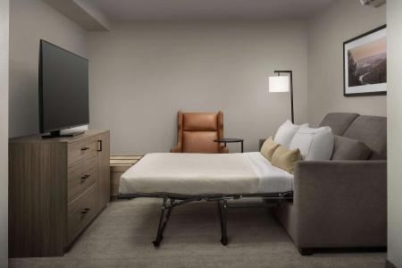 Doubletree by Hilton Hamilton Place - 2
