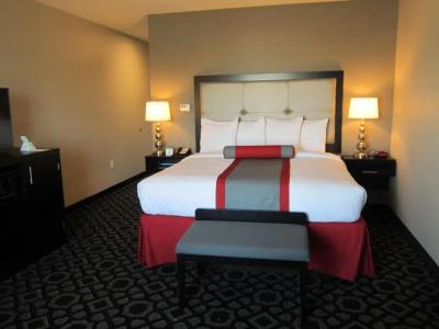Best Western Plus Inn & Suites - 16