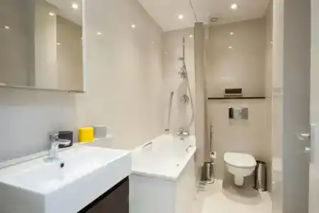 Queensgate Court - 296