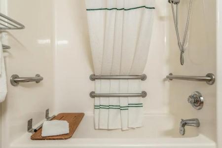 HomeTowne Studios by Red Roof Raleigh – - 30