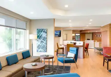 TownePlace Suites by Marriott San Diego Downtown - 10