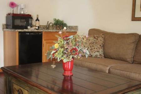 Hillwinds Inn - - 17