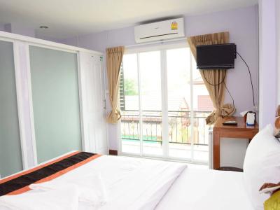 Baan Taklom Chomtalay - 4