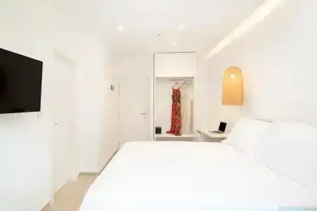 Golden Bee Lifestyle - 27