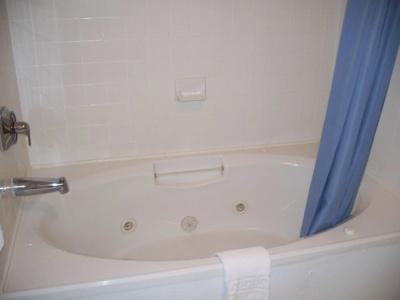 Castlewood Inn - 8