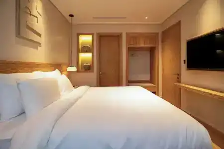 Nam Dat - 25