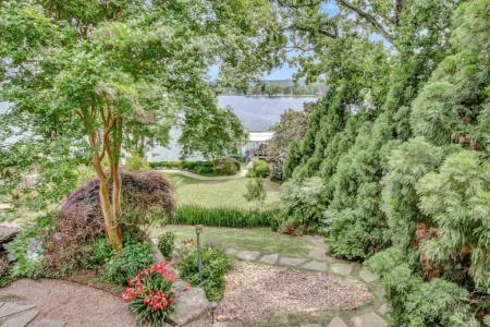 Lookout Point Lakeside Inn - 84