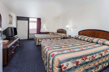 Knights Inn Virginia Beach Lynnhaven - 2