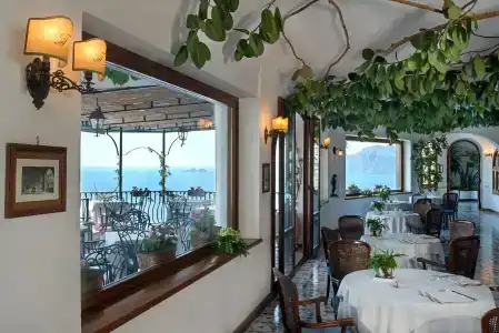 Grand Tritone - 5
