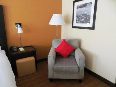 Four Points by Sheraton & Suites West - 29