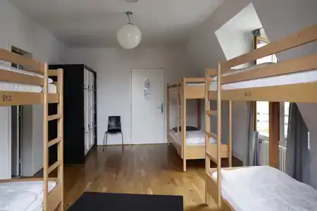Geneva Hostel - 2