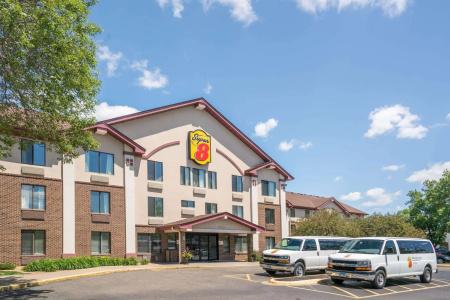 Super 8 by Wyndham/Airport - 14