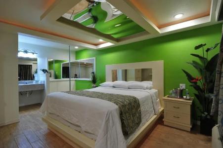 Romantic Inn & Suites - 34