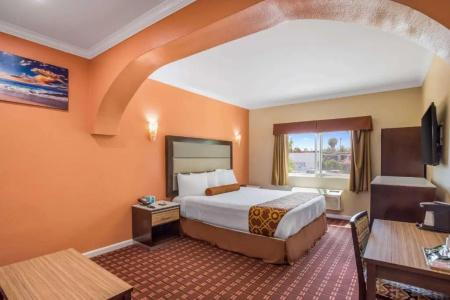 Rodeway Inn & Suites - - 58