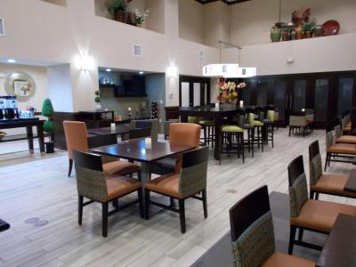 Hampton Inn & Suites - 20