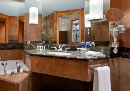 Hilton Chongqing - 9