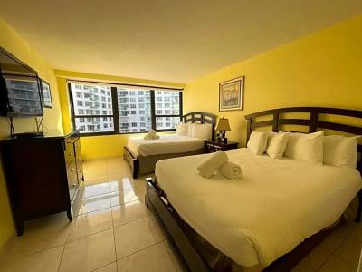 The Alexander All Suites - 605