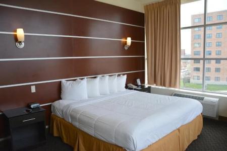 Days Inn & Suites by Wyndham - 33