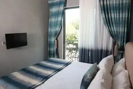 Sandora Boutique - 1