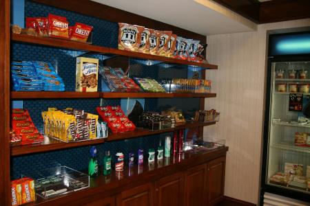 Hampton Inn and Suites South - 31