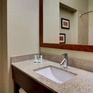 Comfort Suites South - 8