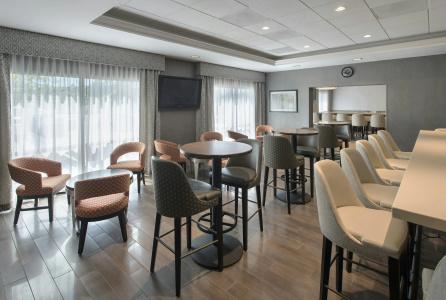 Hampton Inn Boston Logan Airport - 26