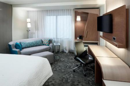 Courtyard by Marriott Alliance Town Center - 32