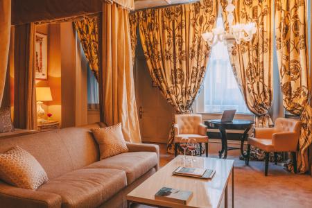 11 Cadogan Gardens & - 37