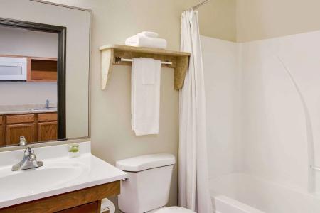 WoodSpring Suites - 7